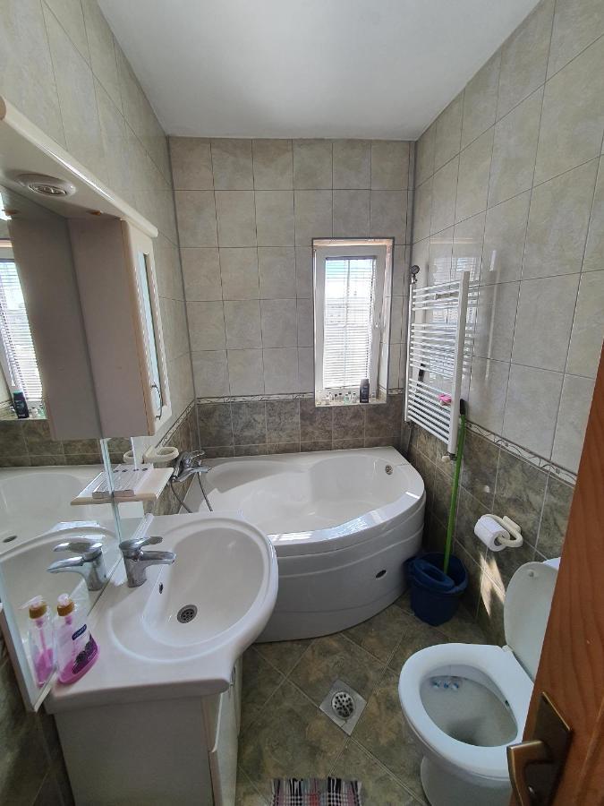 Zogu Apartments - City View Приштина Экстерьер фото
